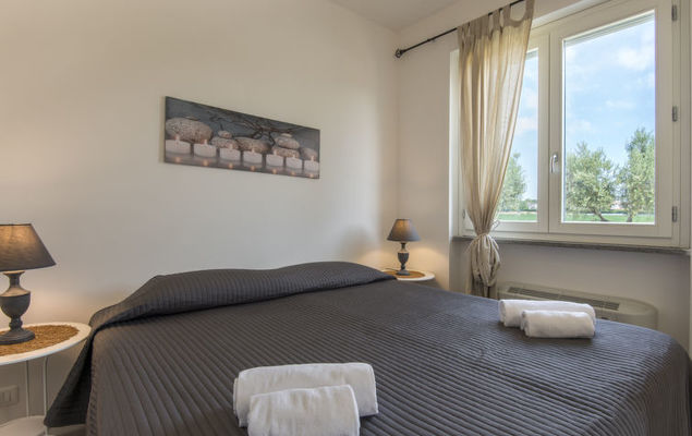 Marina Velca - Photo 8