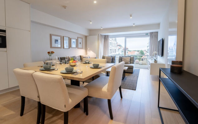 Chateauneuf with parking - Photo 1