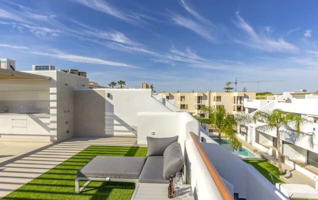Tropical Beach Penthouse - Photo 18