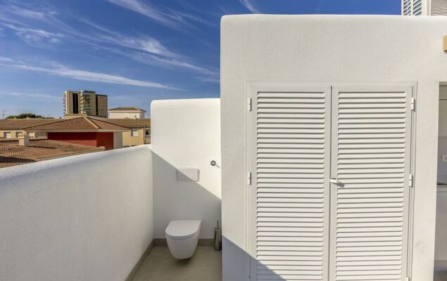 Tropical Beach Penthouse - Photo 21